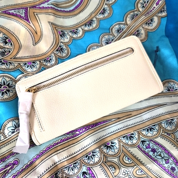 Cole Haan Kiera Slim Leather Wallet Ivory/Black - Picture 3 of 8